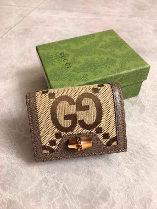 グッチ財布 レプリカ正面デザイン